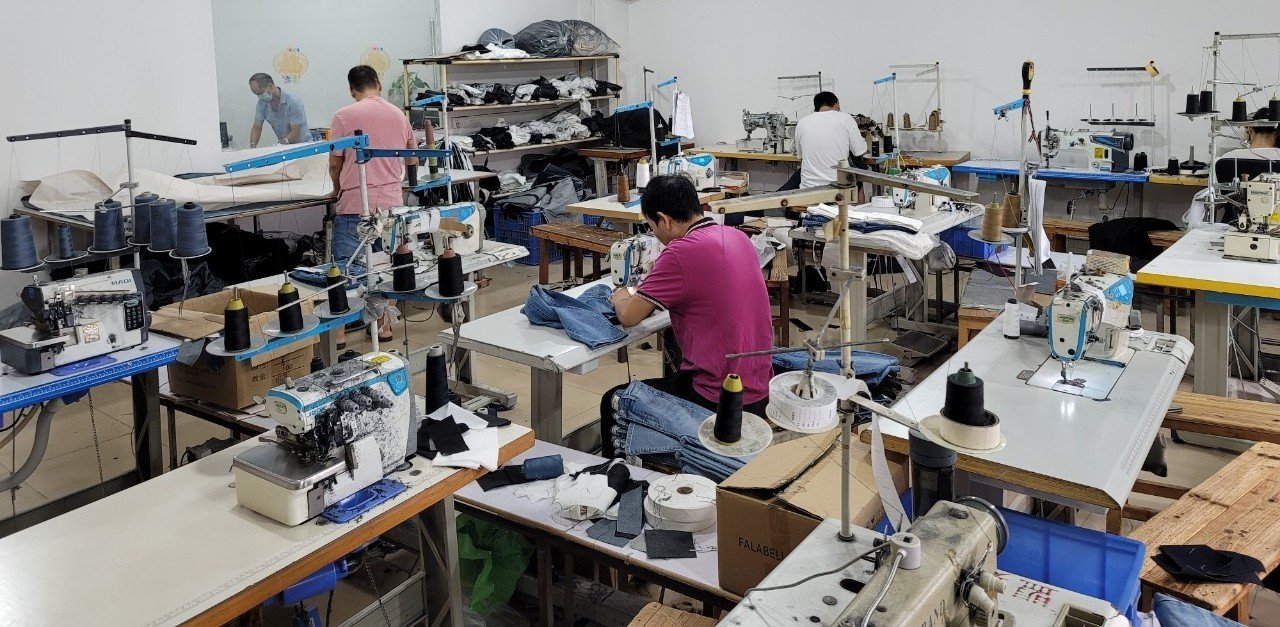 청바지 주문제작 샘플 제작실 - 진뱅크 어패럴